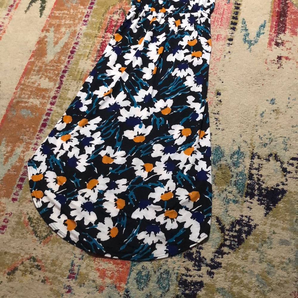 round hem maxi dress - Picture 2 of 4